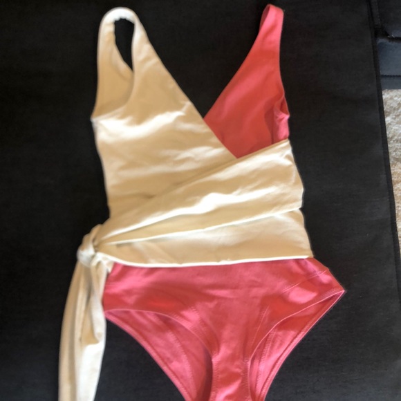 Wrap swimsuit - Picture 3 of 5